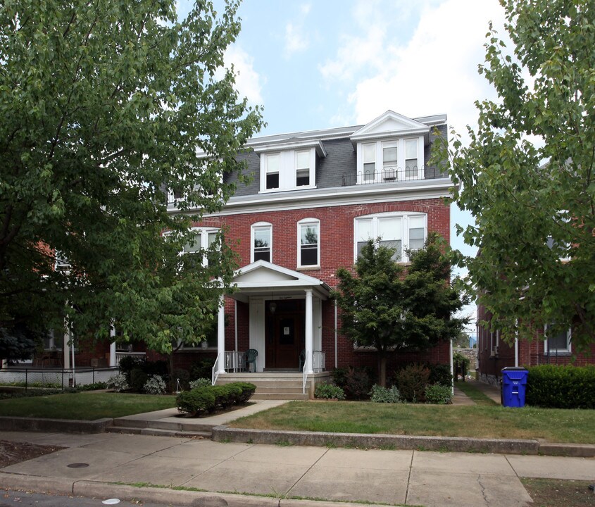 118 Broadway in Hagerstown, MD - Foto de edificio