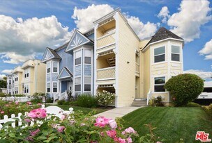 100 Monterey Blvd in Hermosa Beach, CA - Building Photo