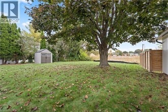 13 Meadowbrook Crescent in St Catharines, ON - Building Photo - Building Photo