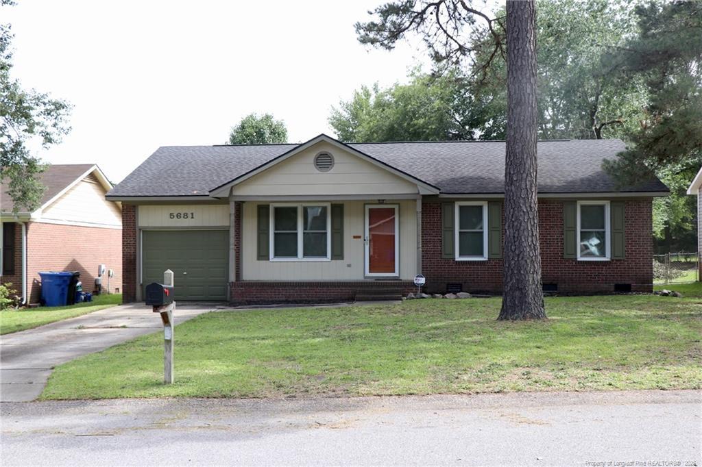 5681 Pepperbush Dr in Fayetteville, NC - Building Photo