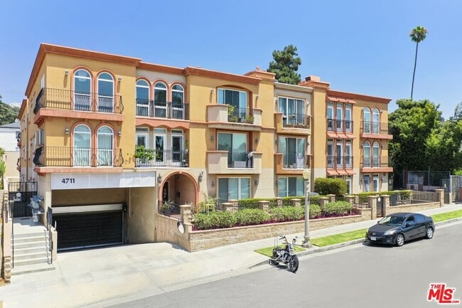 4711 Ambrose Ave in Los Angeles, CA - Building Photo - Building Photo