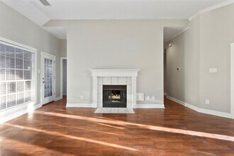 1813 Oakwood Dr E in Pearland, TX - Building Photo - Building Photo