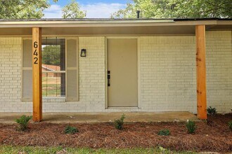642 Sweetgum St in Pearl, MS - Building Photo - Building Photo