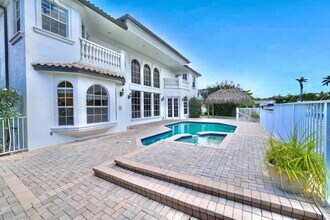 749 NE 71st St in Boca Raton, FL - Building Photo - Building Photo
