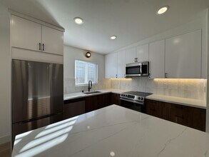 864 S Bernardo Ave in Sunnyvale, CA - Building Photo - Building Photo