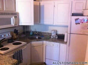 1130 Commonwealth Ave in Boston, MA - Foto de edificio - Building Photo