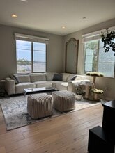 5256 Pacific Ter in Hawthorne, CA - Foto de edificio - Building Photo