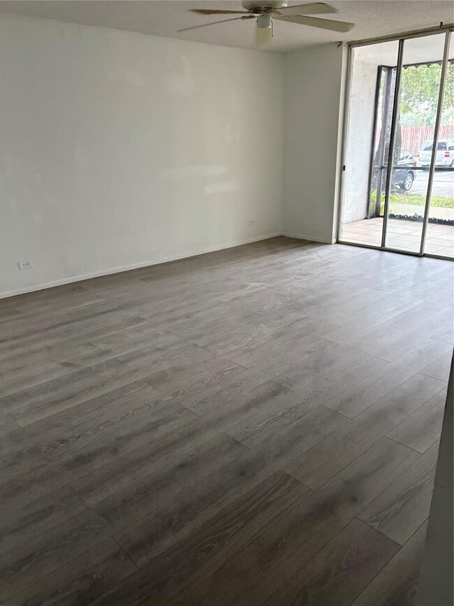 property at 3710 Inverrary Dr