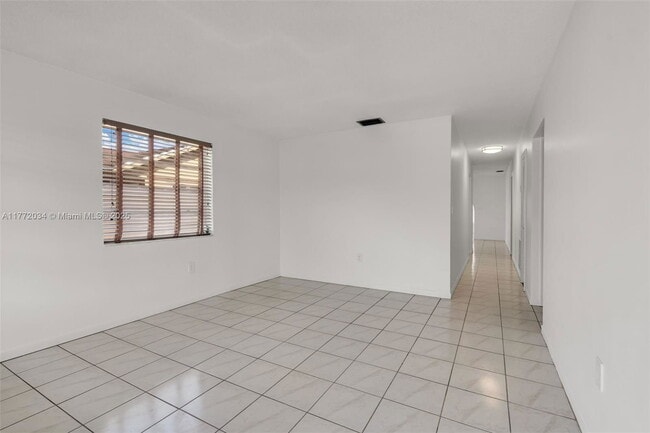 6731 SW 15th St in Miami, FL - Building Photo - Building Photo