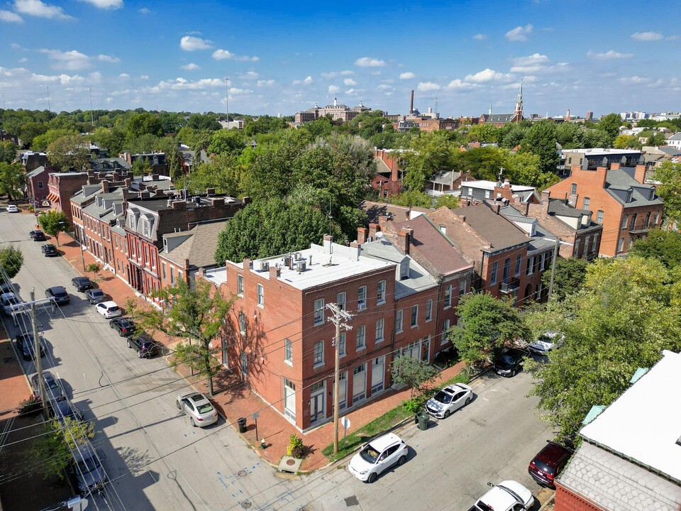 1857 S 9th St in St. Louis, MO - Building Photo