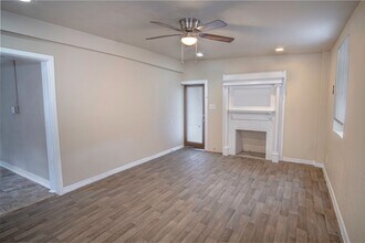 150 Bank St in San Antonio, TX - Building Photo - Building Photo