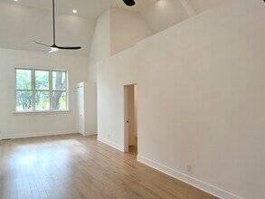 1457 N California Ave, Unit 2 in Chicago, IL - Foto de edificio - Building Photo