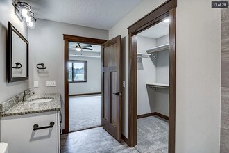 241 Cole Dr in Eau Claire, WI - Building Photo - Building Photo