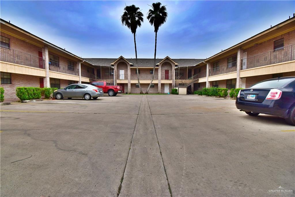 11 West Dr in Edinburg, TX - Building Photo