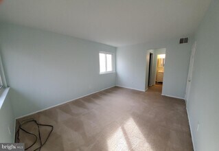 10250 Prince Pl-Unit -24-107 in Largo, MD - Building Photo - Building Photo