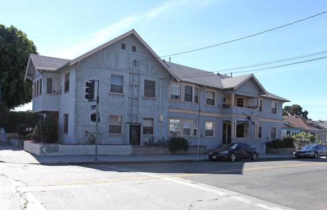 2122 Mozart St in Los Angeles, CA - Building Photo - Building Photo