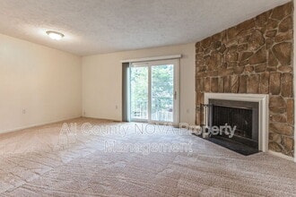 5941 Kara Pl in Burke, VA - Building Photo - Building Photo