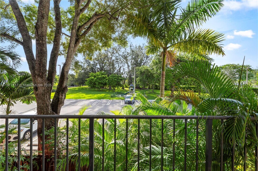 8600 SW 67th Ave in Miami, FL - Building Photo