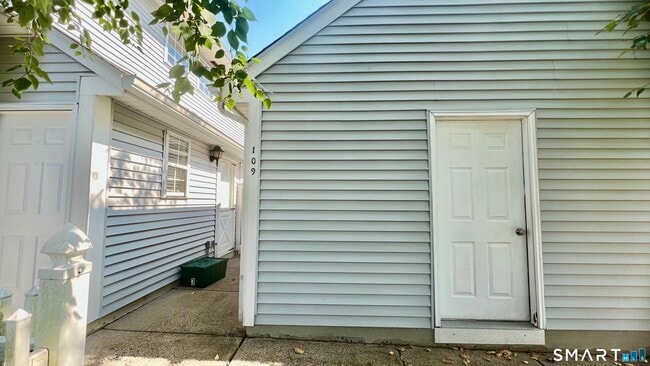 109 Misty Meadow Ln