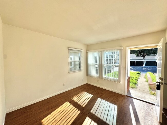 4322-4324 Temecula St in San Diego, CA - Building Photo - Building Photo