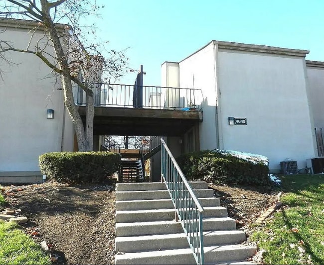 property at 4645 Merrimar Cir E