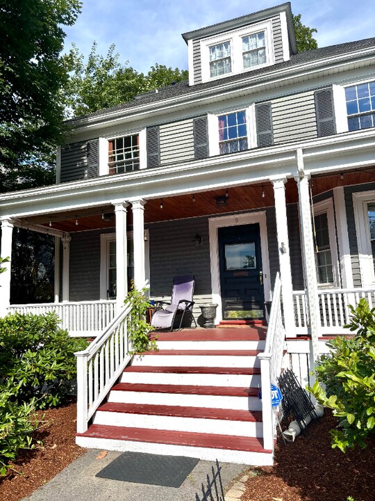 9 Cross St in Wellesley, MA - Building Photo