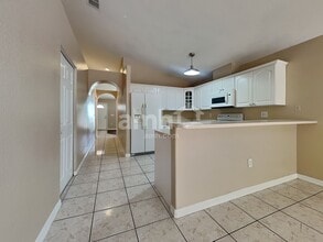 5817 Mohr Loop in Tampa, FL - Building Photo - Building Photo