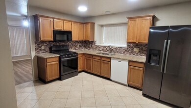 2220 Castle Dr in League City, TX - Building Photo - Building Photo