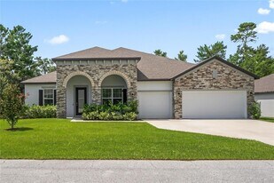 92 Grass St in Homosassa, FL - Building Photo