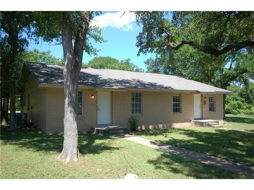 Cottages on Wall in Belton, TX - Building Photo