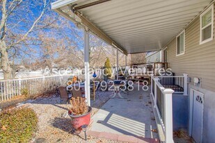 171 Calais Ln in Stansbury Park, UT - Building Photo