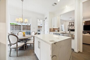 2842 Briarhurst Park in Houston, TX - Building Photo