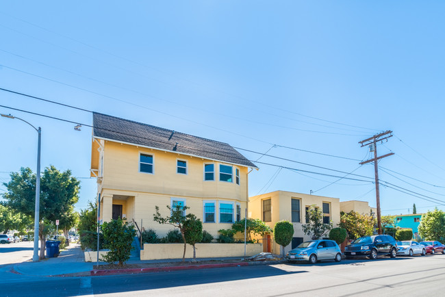 2942 12th St. in Los Angeles, CA - Building Photo - Primary Photo