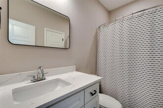 910 White Marlin Dr in Burleson, TX - Building Photo - Building Photo