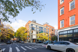 Manhattan Ave Apartments in Brooklyn, NY - Foto de edificio - Building Photo