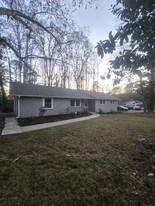 4590 Butner Rd in College Park, GA - Building Photo