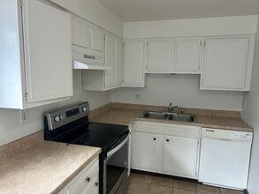 417 S Highland Ave in Sioux Falls, SD - Building Photo - Building Photo