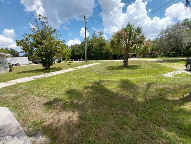 1390 S Park Ave in Titusville, FL - Building Photo - Building Photo