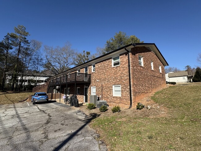 517 Old Central Rd in Clemson, SC - Building Photo - Building Photo