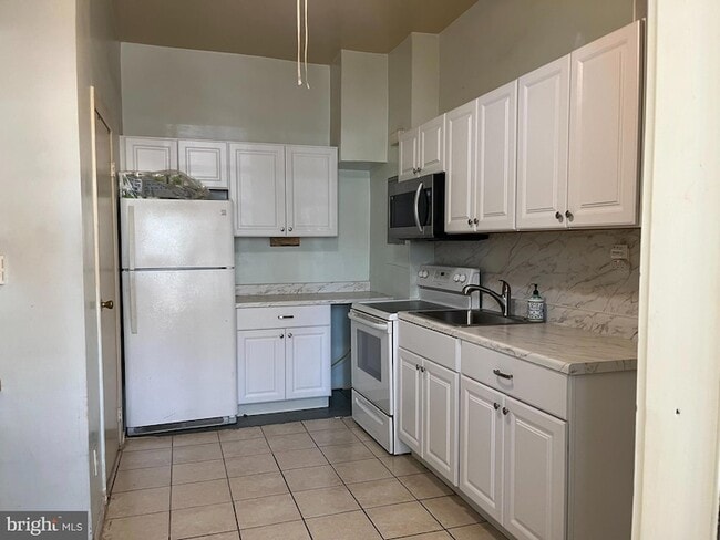 property at 3315 N Park Ave