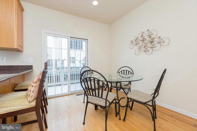 8857 Ashgrove House Ln in Vienna, VA - Building Photo - Building Photo