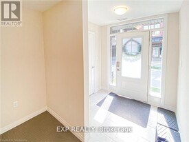 6 Ritchie Ln in Hamilton, ON - Building Photo