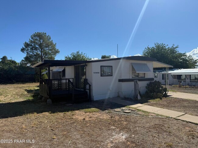 17400 E Trails End Rd in Mayer, AZ - Building Photo - Building Photo