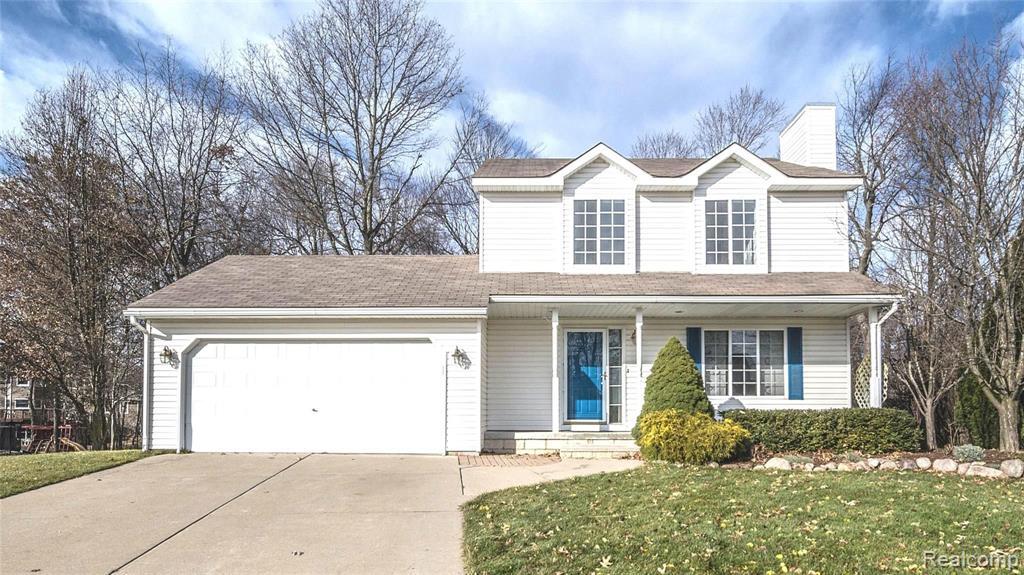 2479 Somerville Dr in Oxford, MI - Building Photo