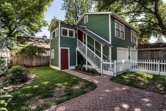 property at 1119 Jerome St