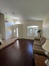 5416 Muirfield Dr in Bakersfield, CA - Foto de edificio - Building Photo