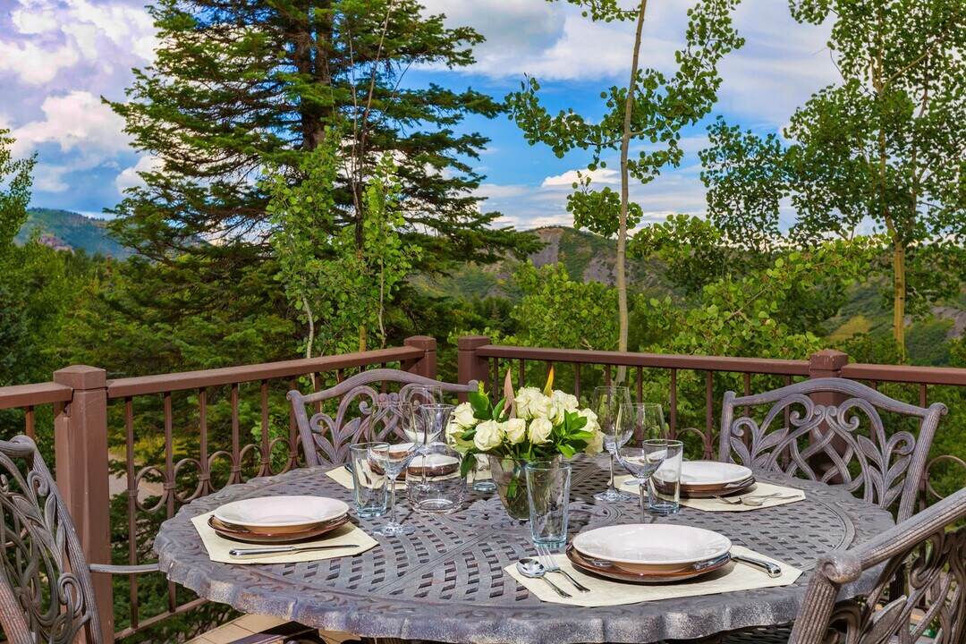 18 Edgewood Ln in Snowmass Village, CO - Building Photo