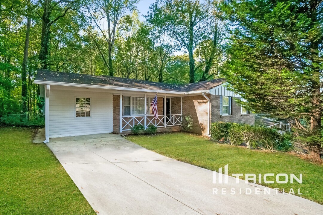 3394 Kenland Rd SE in Smyrna, GA - Building Photo