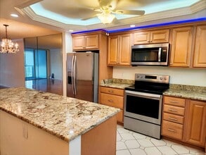 2008 S Federal Hwy, Unit C207 in Boynton Beach, FL - Building Photo - Building Photo