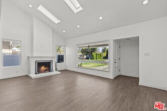15153 La Maida St in Los Angeles, CA - Building Photo - Building Photo